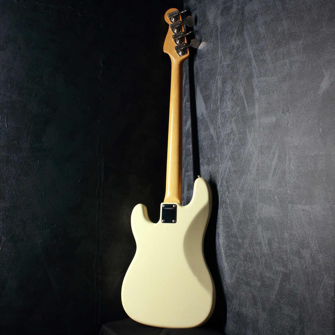 Fernandes Limited Edition RPB-38 '64 White 1990