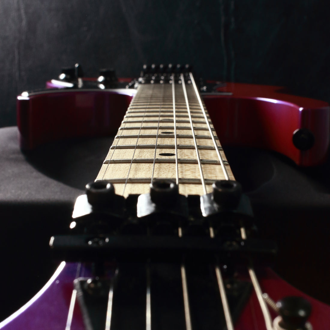 Ibanez RG550 Genesis Purple Neon 2021