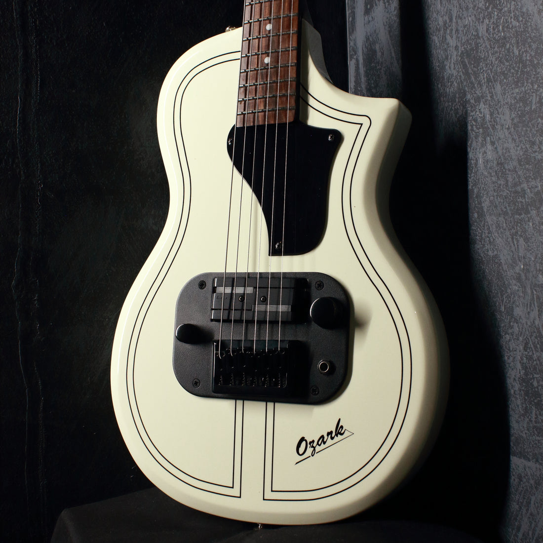 Supro 1261AW Ozark Limited Edition Antique White 2019