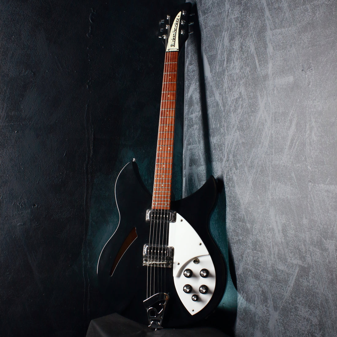 Rickenbacker 330 Jetglo 1997