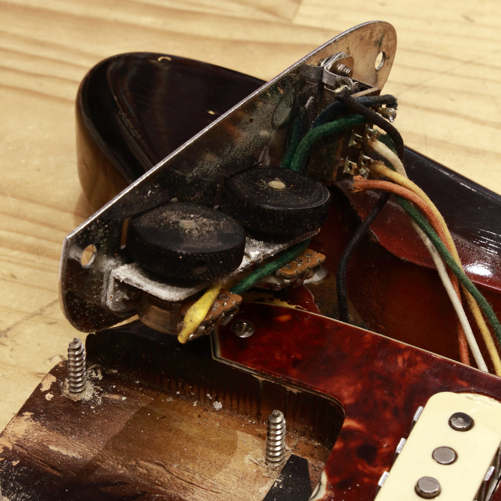 Fender Jaguar Left Handed Sunburst 1963