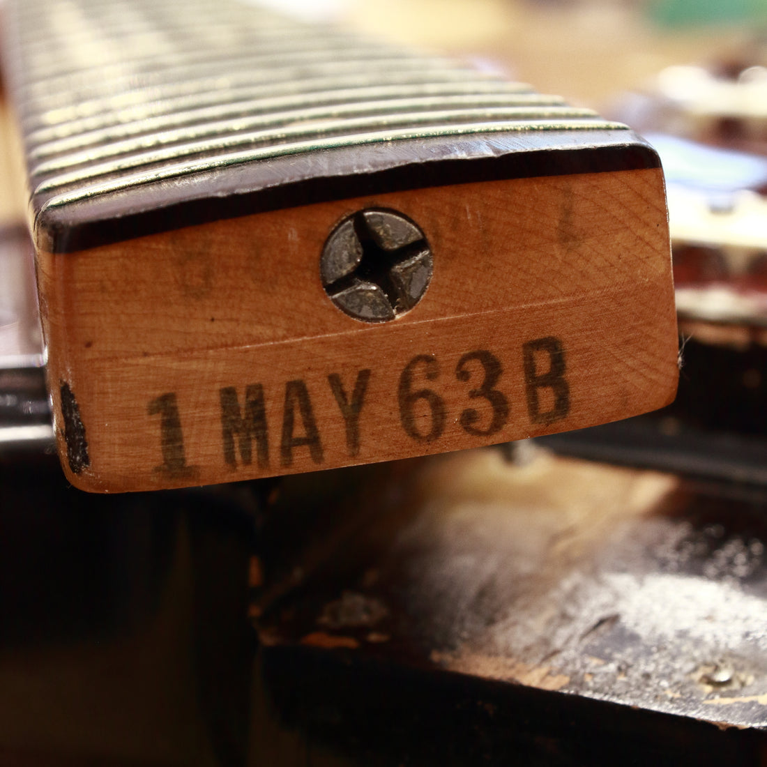 Fender Jaguar Left Handed Sunburst 1963