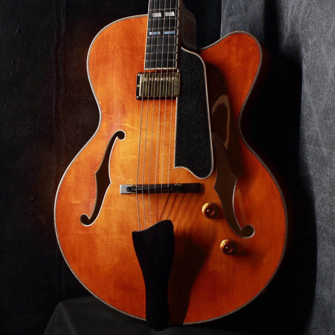 Eastman AR580CE Archtop Honeyburst 2014