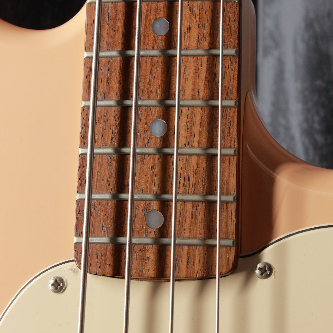 Squier Vista Series Musicmaster Bass Shell Pink 1997