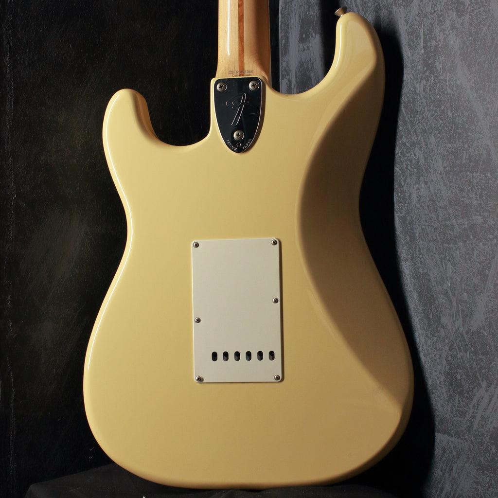 Fender Japan '72 Stratocaster ST72-58US Yellow White 2004