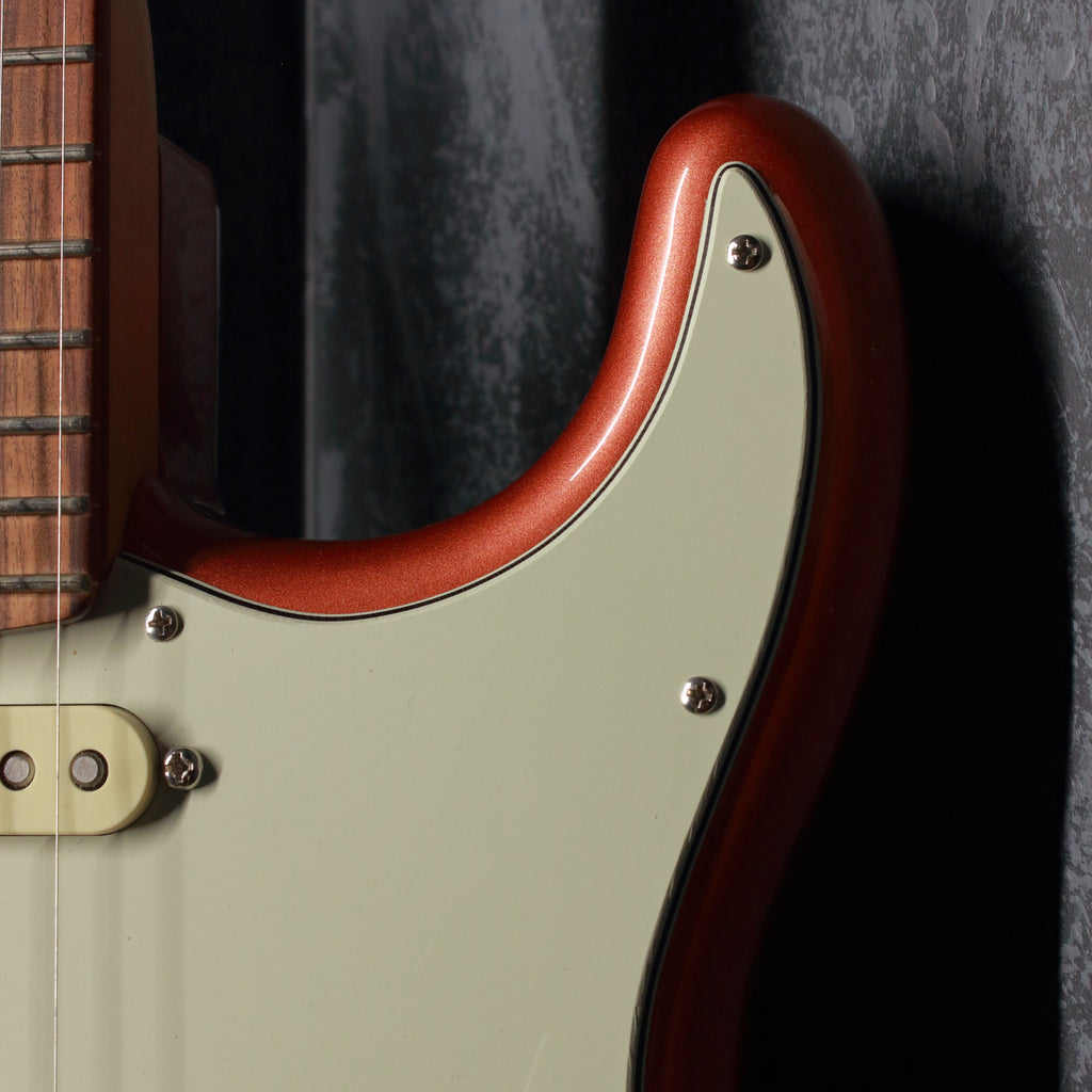 Fender Player Plus Stratocaster Aged Candy Apple Red 2021