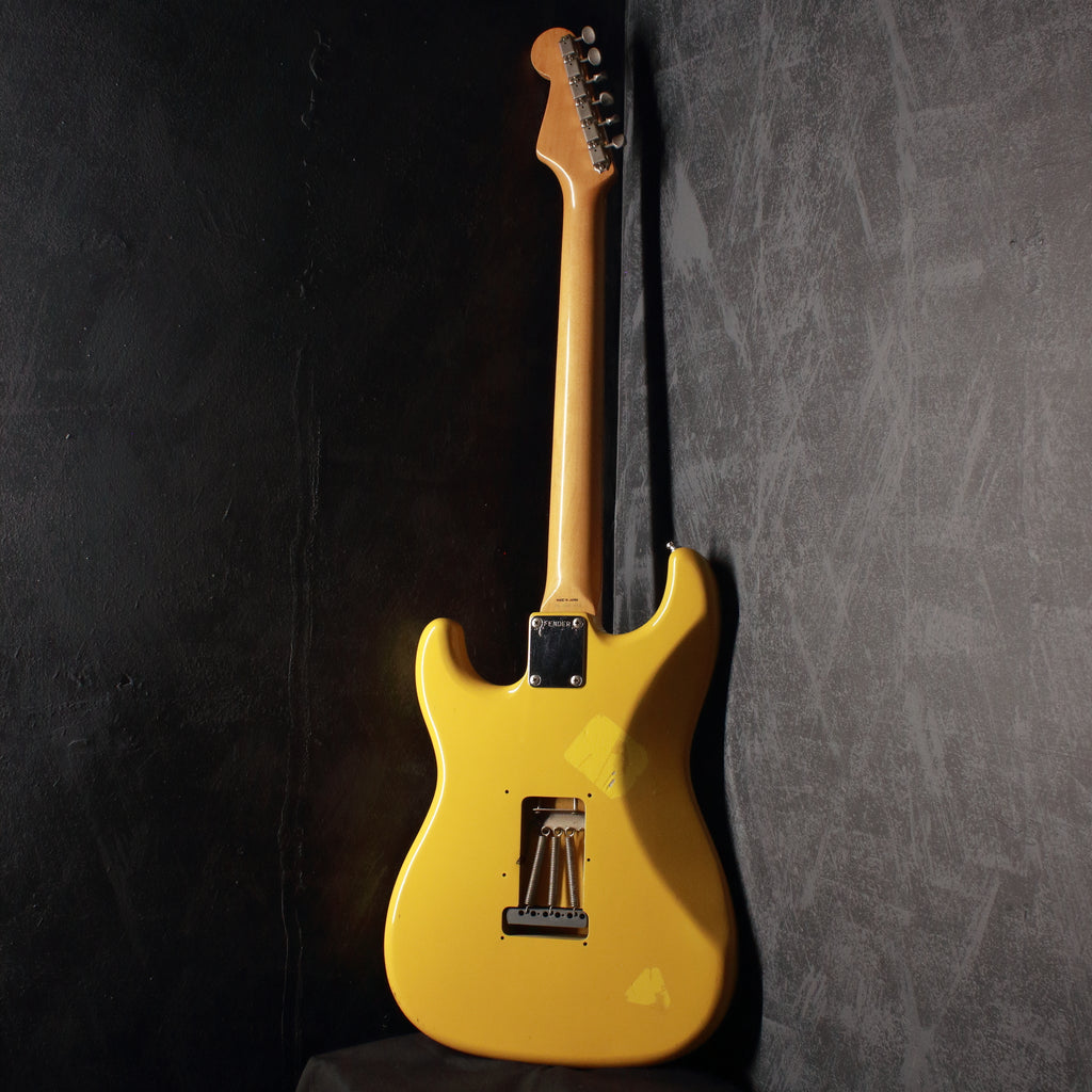 Fender Japan '62 Stratocaster ST62-55 Rebel Yellow 1986