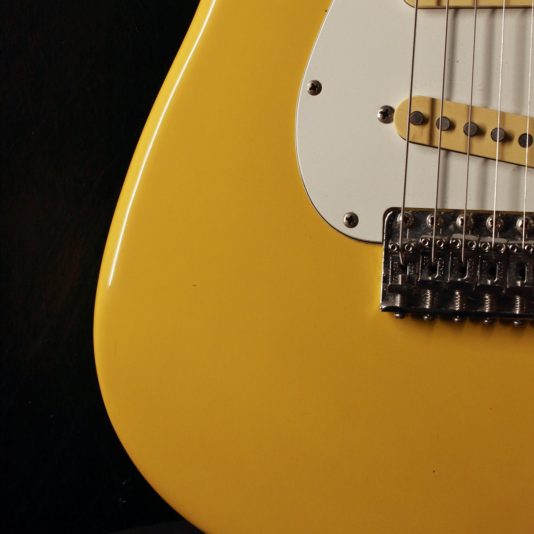 Fender Japan '62 Stratocaster ST62-55 Rebel Yellow 1986