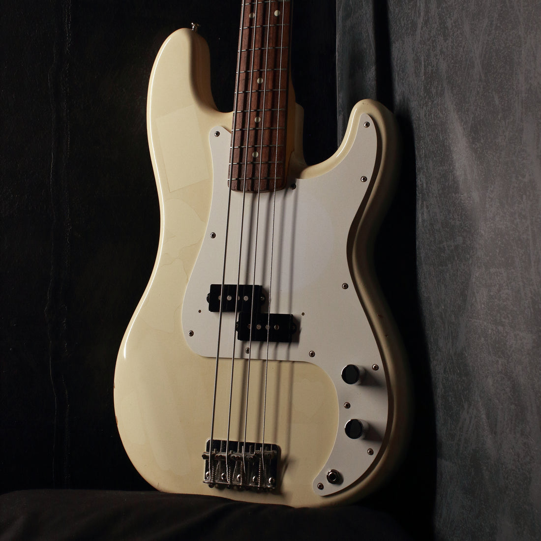 Fender Japan Standard Precision Bass PB-43J Vintage White 1998