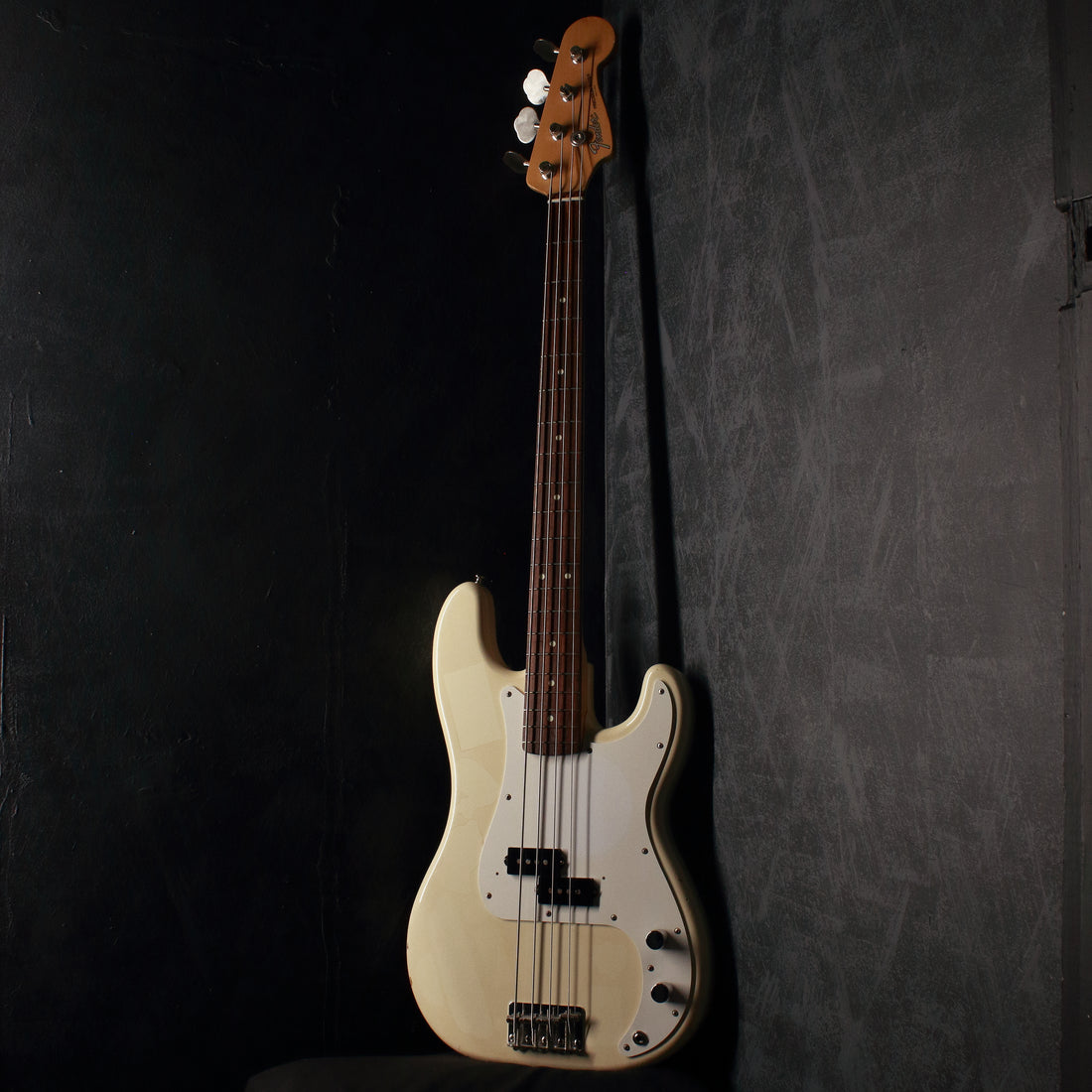 Fender Japan Standard Precision Bass PB-43J Vintage White 1998