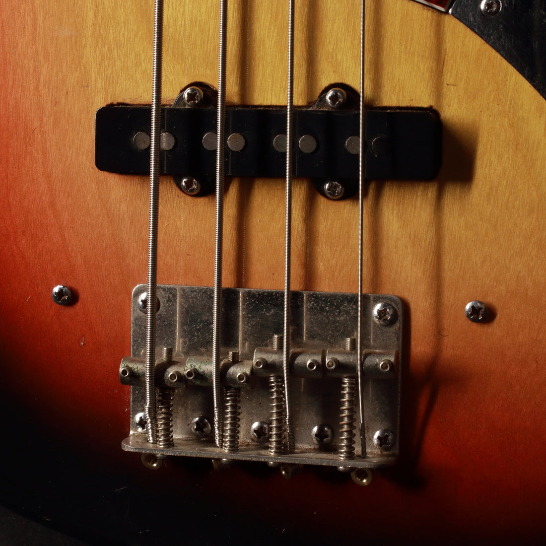 Greco JB500S Electric Bass Sunburst 1974