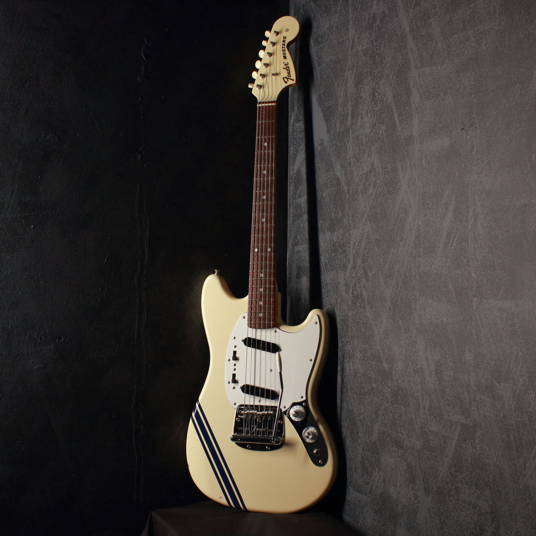 Fender '73 Mustang MG73-CO Competition White 2006