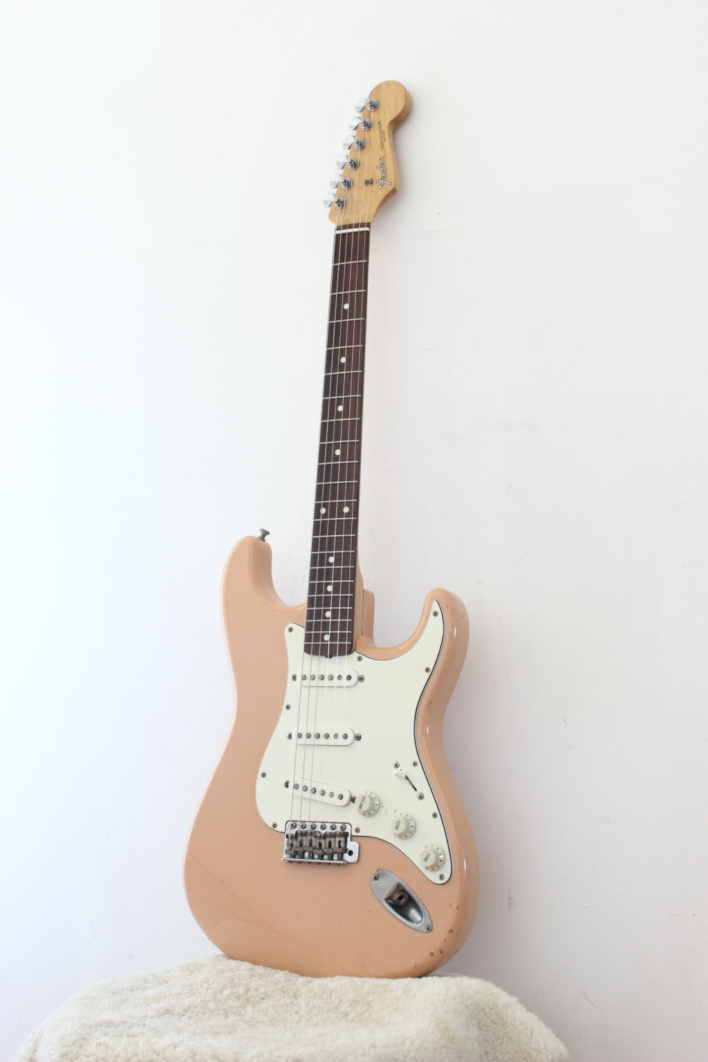 Fender Japan Standard Stratocaster ST-43 Shell Pink 1999-02