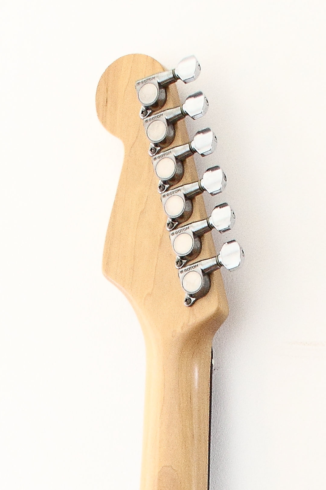 Fender Japan Standard Stratocaster ST-43 Shell Pink 1999-02