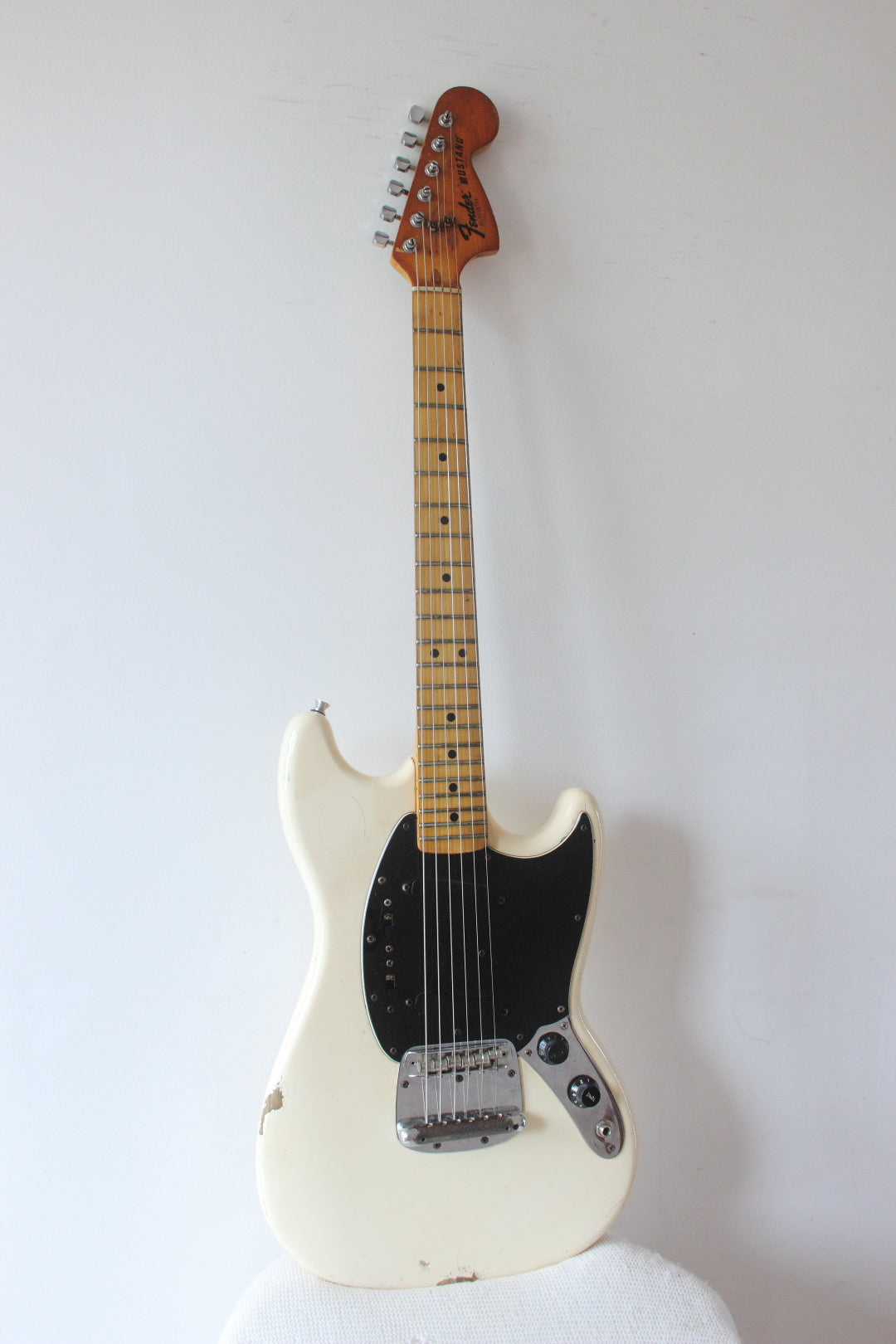 Fender Mustang Aged Olympic White 1977