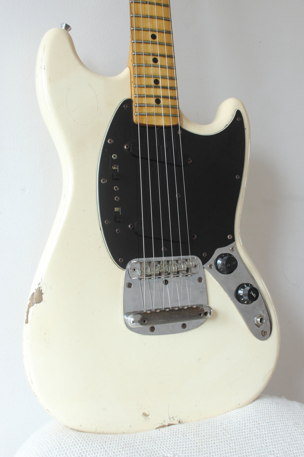 Fender Mustang Aged Olympic White 1977