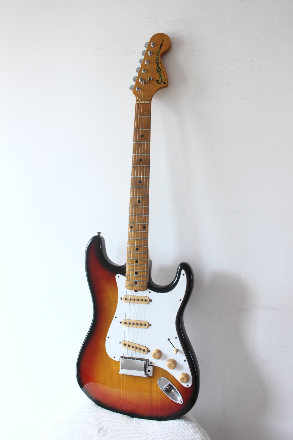 Yamaha SR-400 Super Rn'Roller Strat Sunburst 1979