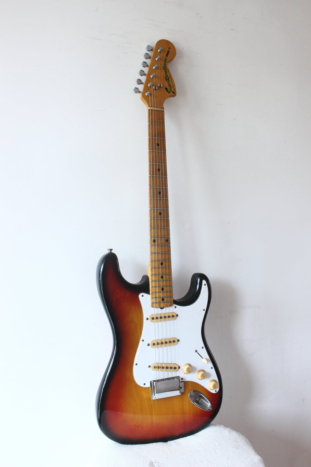 Yamaha SR-400 Super Rn'Roller Strat Sunburst 1979