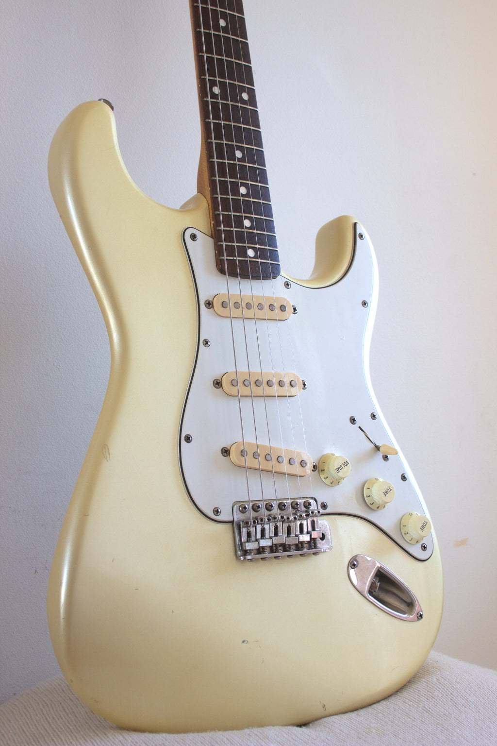 Fender Japan '72 Reissue Stratocaster ST72-70R Frosted White JV Serial 1983