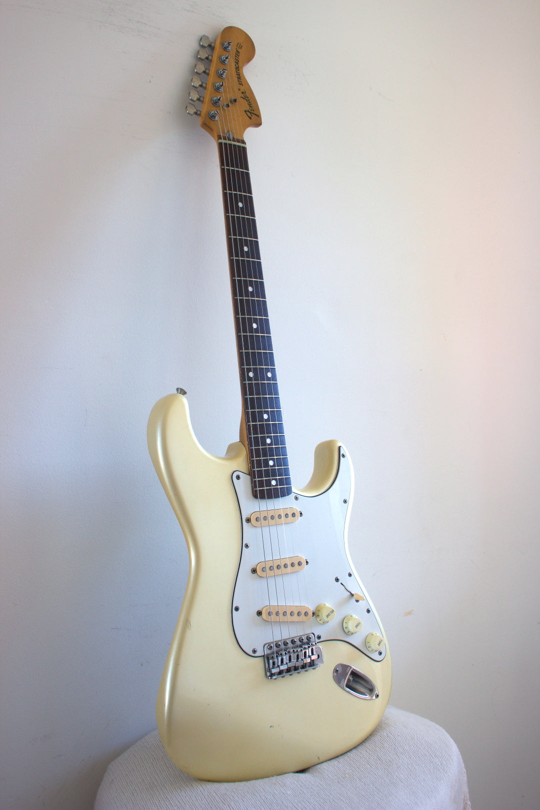 Fender Japan '72 Reissue Stratocaster ST72-70R Frosted White JV Serial 1983