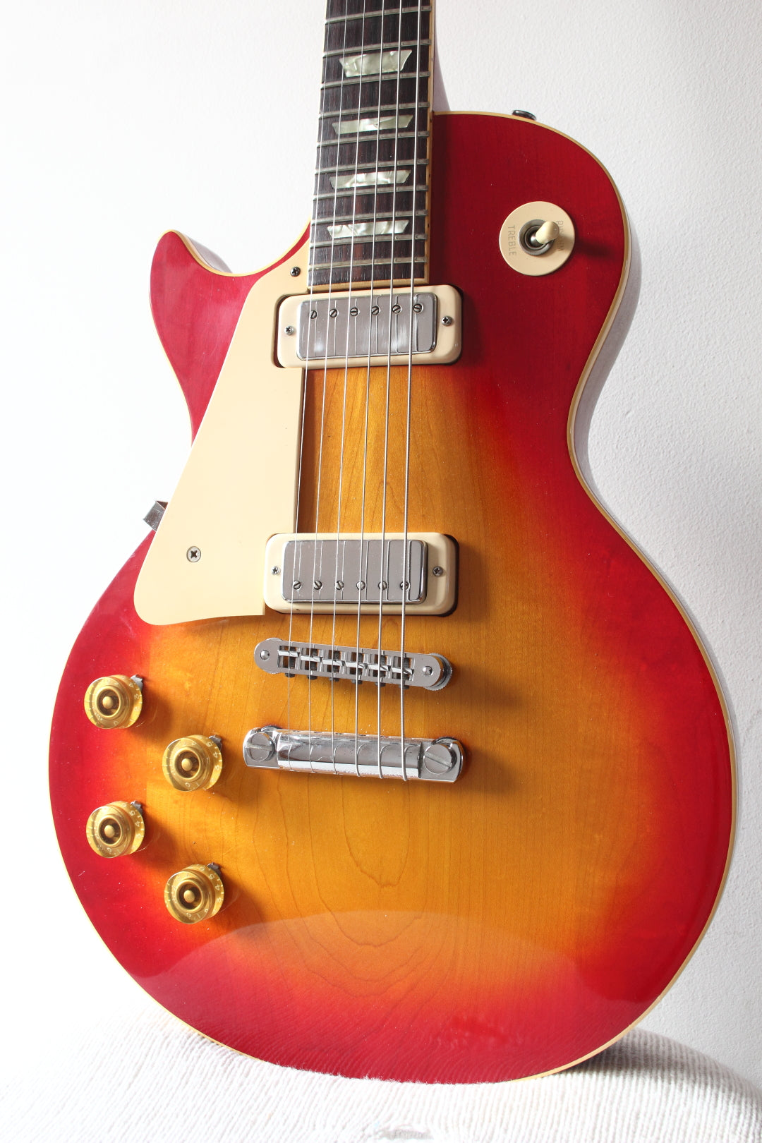 Gibson Left-Handed Les Paul Deluxe Cherry Sunburst 1979