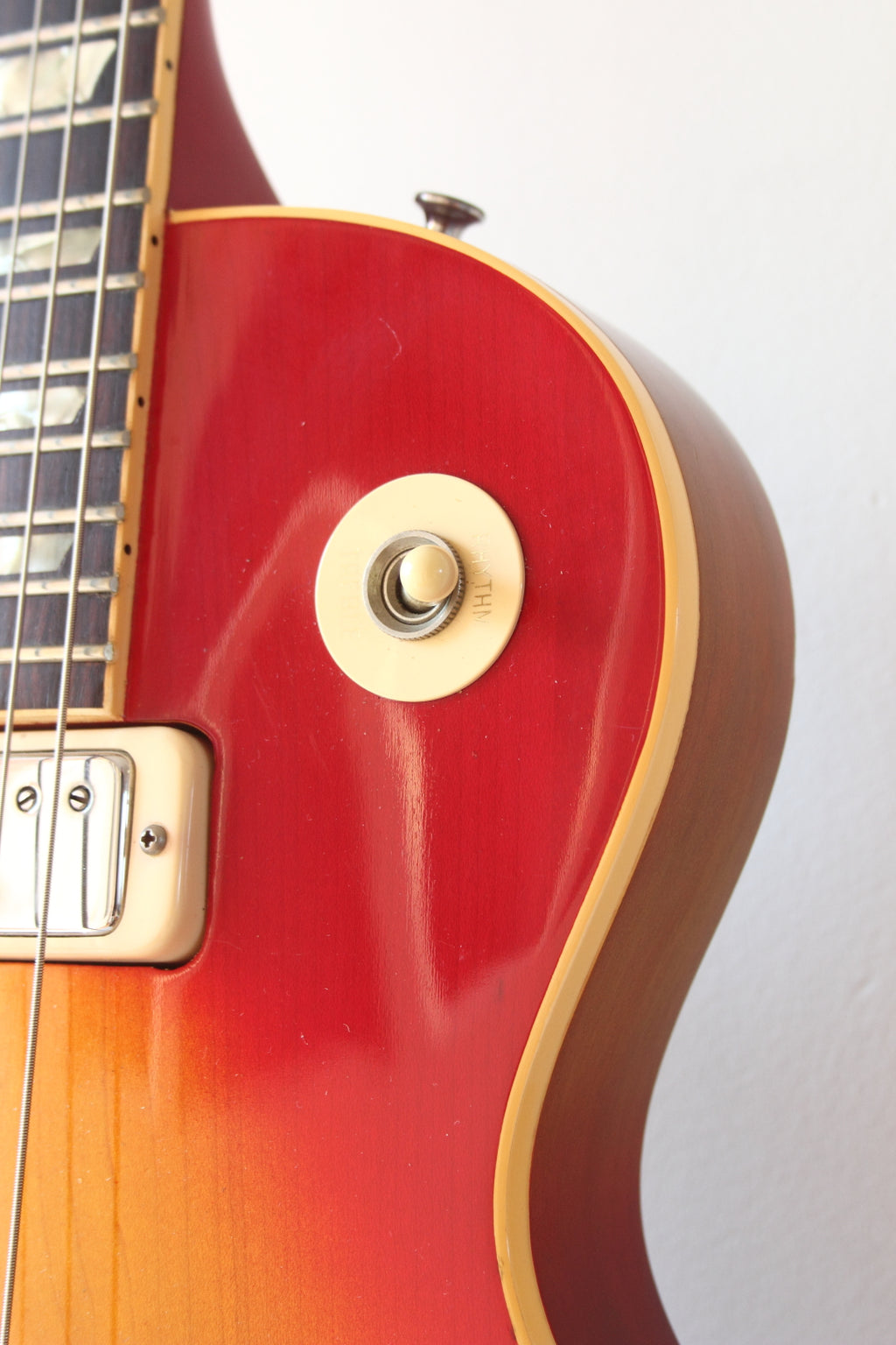 Gibson Left-Handed Les Paul Deluxe Cherry Sunburst 1979