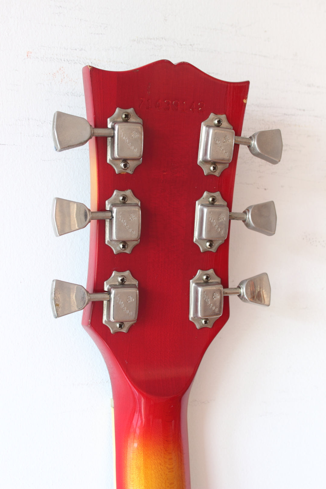 Gibson Left-Handed Les Paul Deluxe Cherry Sunburst 1979