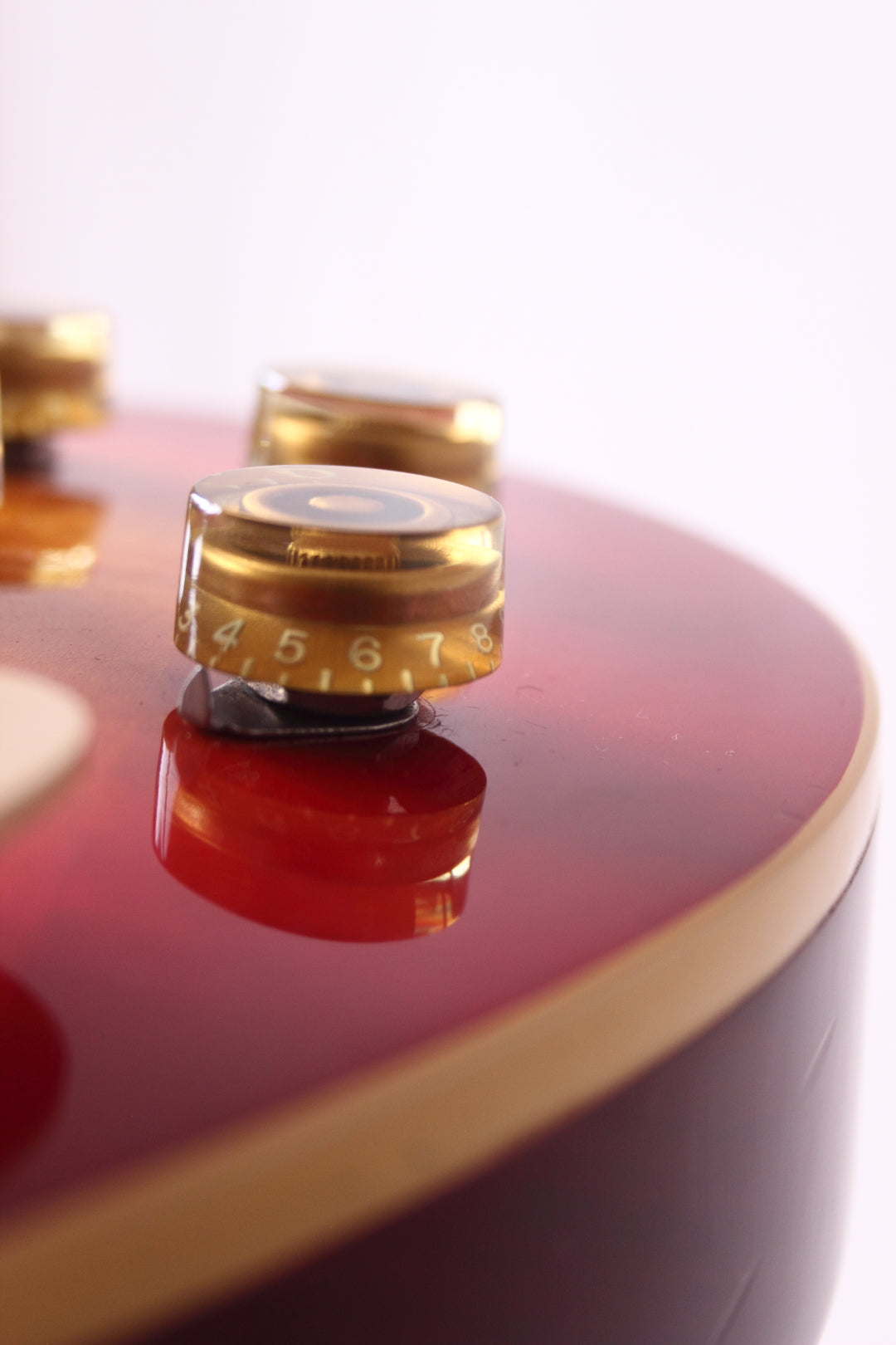 Gibson Left-Handed Les Paul Deluxe Cherry Sunburst 1979