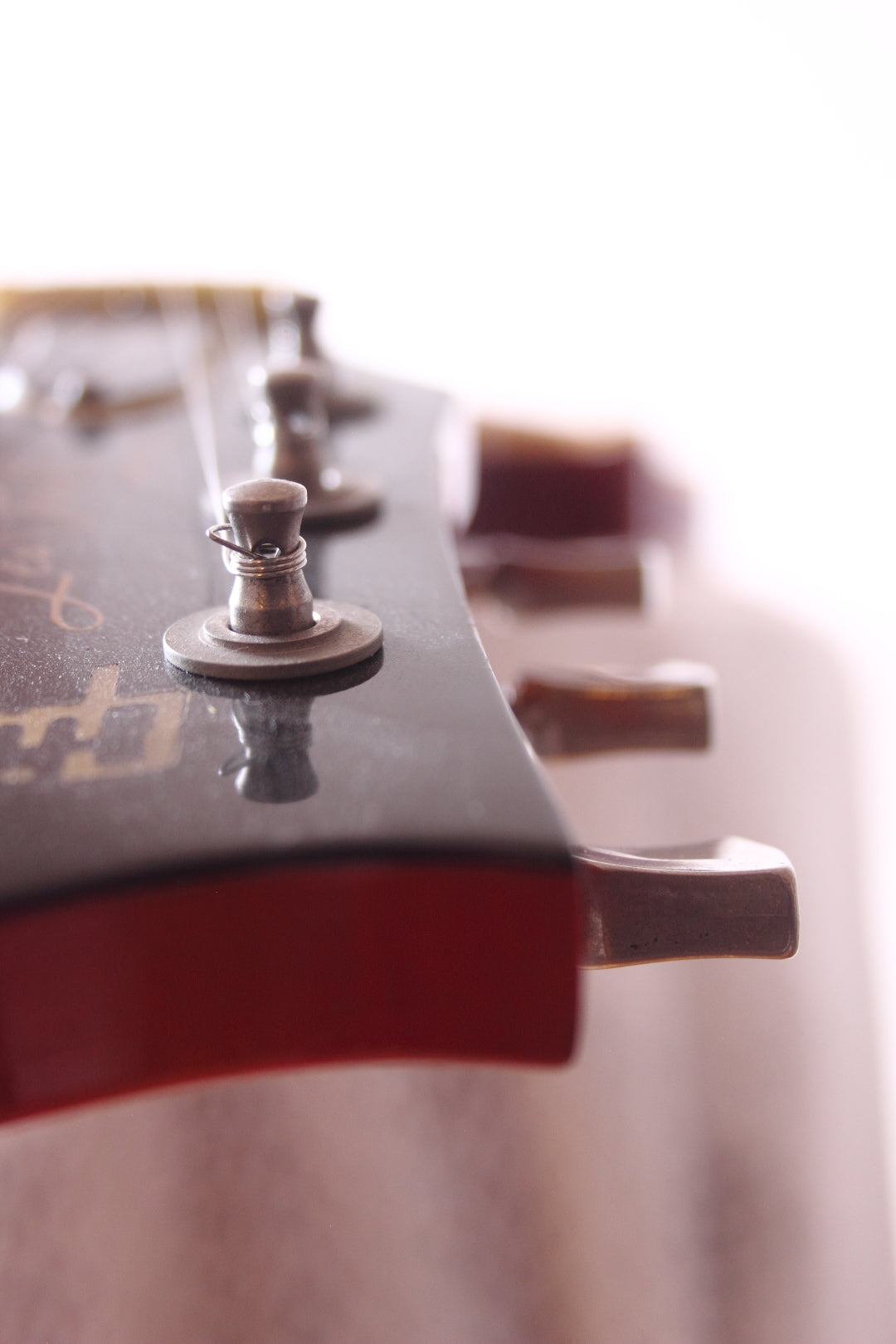 Gibson Left-Handed Les Paul Deluxe Cherry Sunburst 1979
