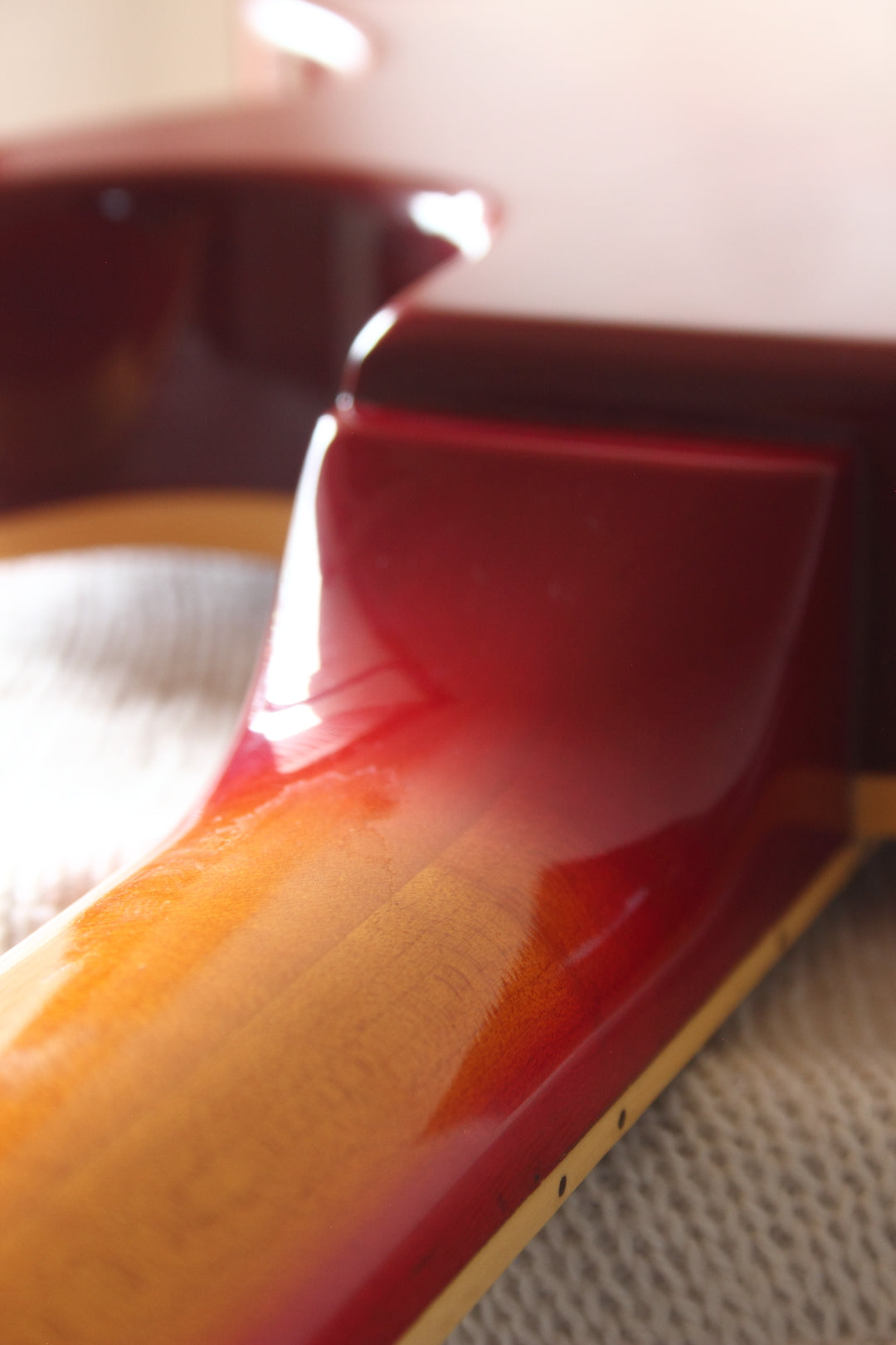 Gibson Left-Handed Les Paul Deluxe Cherry Sunburst 1979