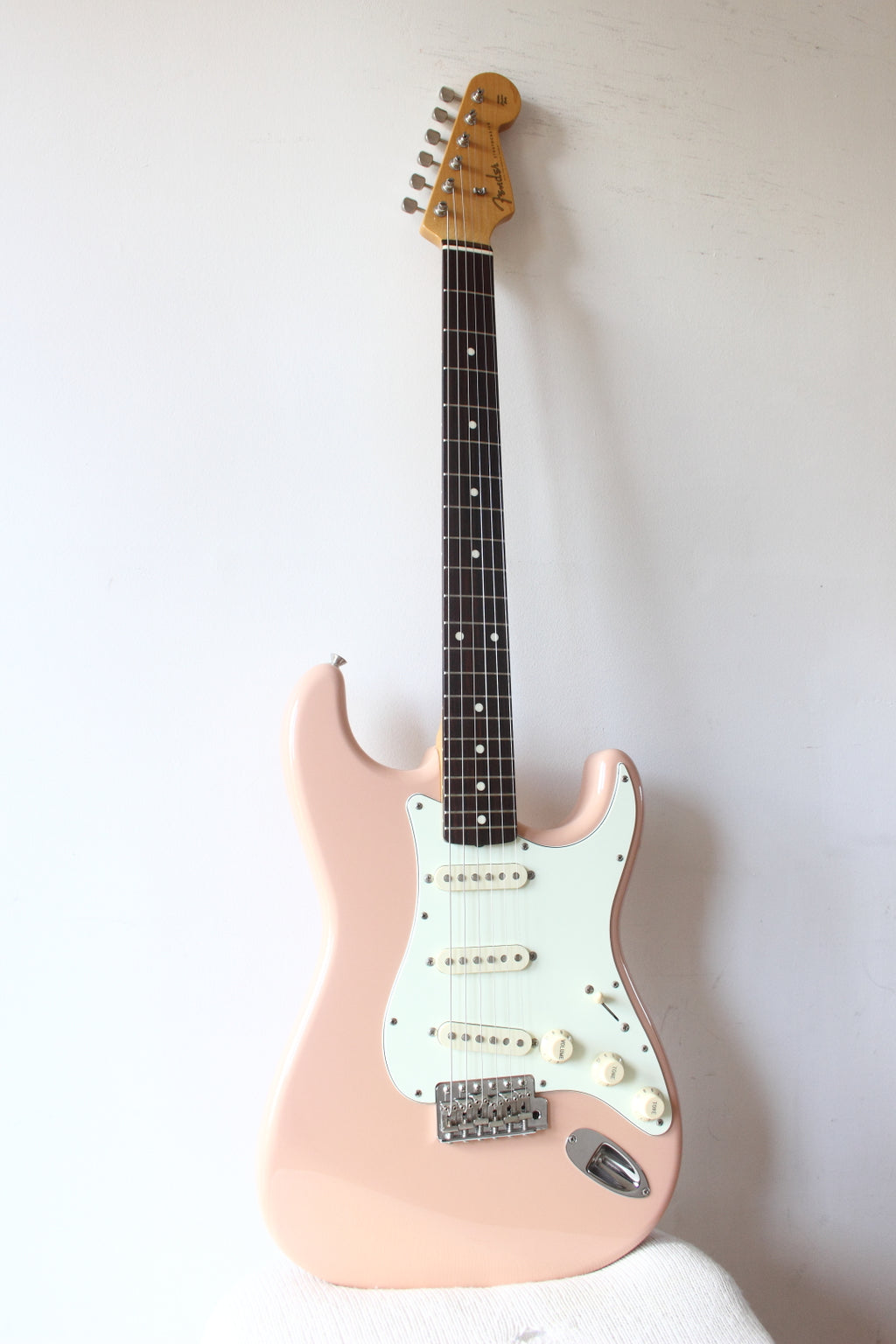 Fender Japan '62 Reissue Stratocaster Shell Pink ST62 2013