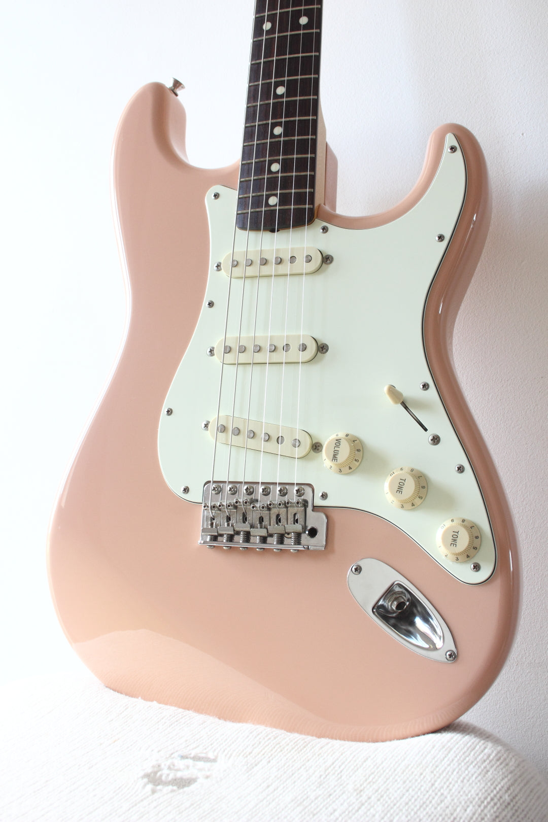 Fender Japan '62 Reissue Stratocaster Shell Pink ST62 2013