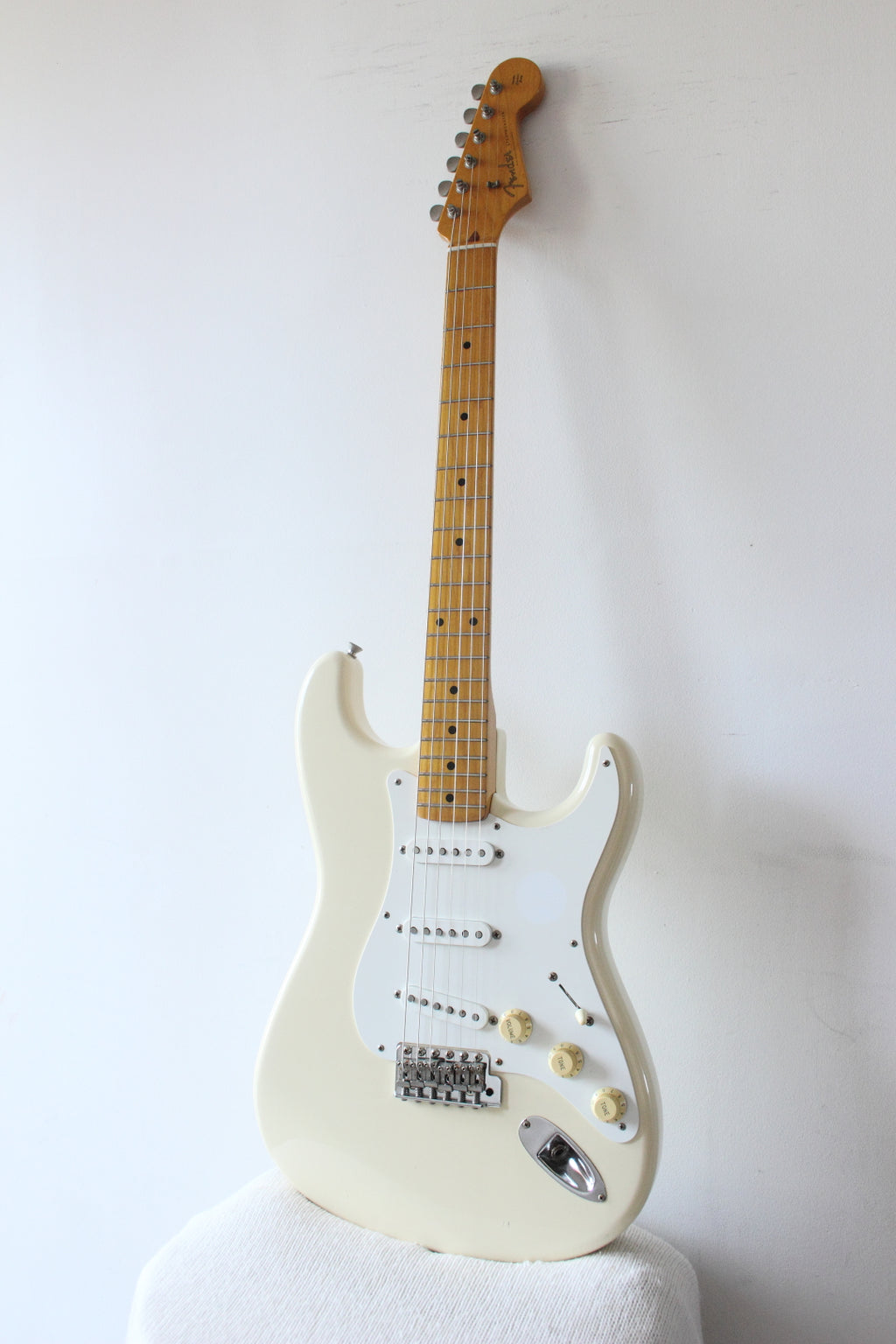 Fender '57 Reissue Stratocaster ST57-70TX Vintage White 1999-02