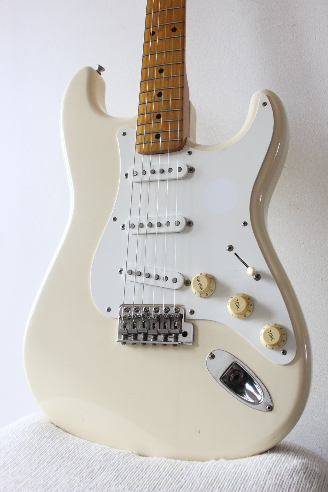 Fender '57 Reissue Stratocaster ST57-70TX Vintage White 1999-02