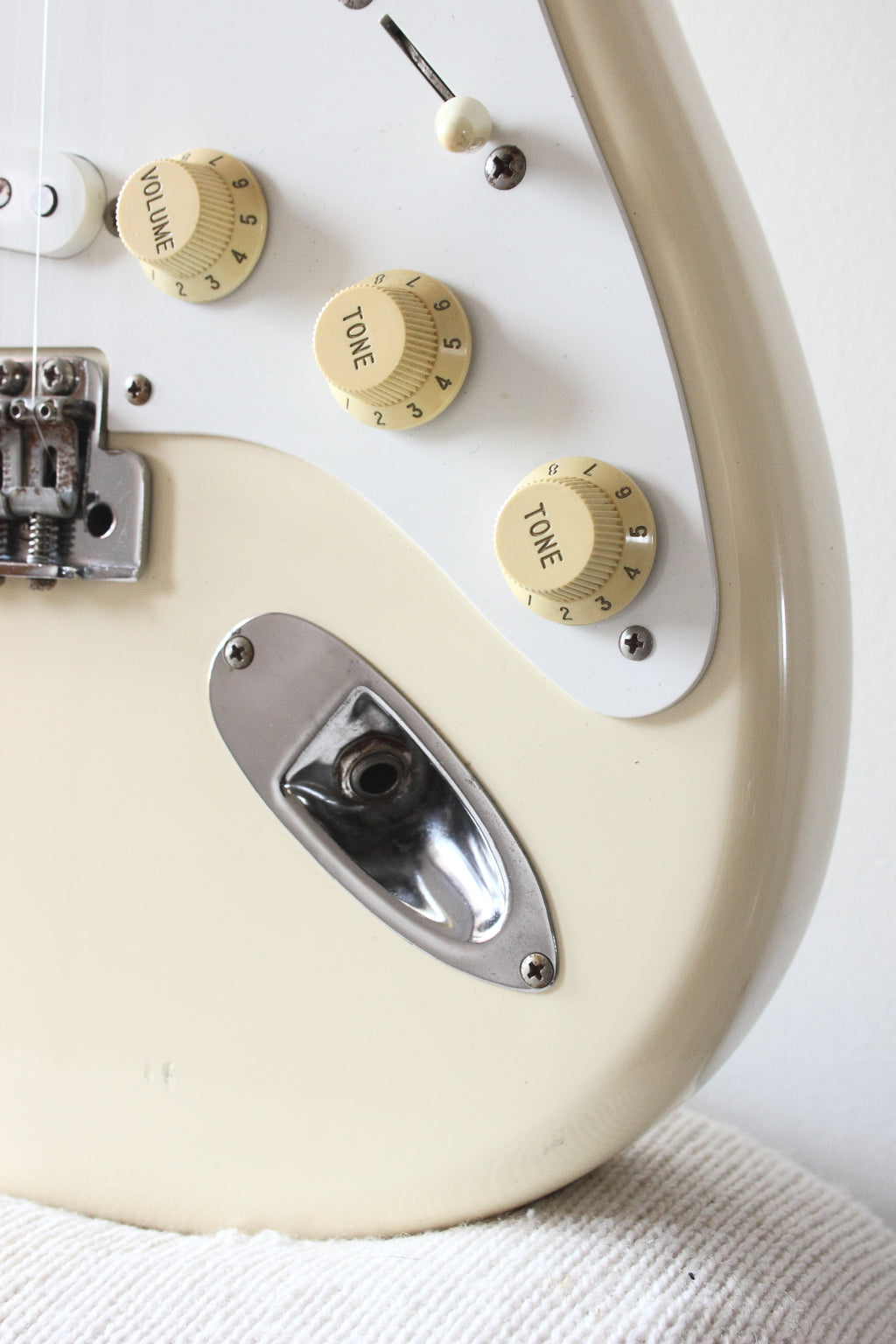 Fender '57 Reissue Stratocaster ST57-70TX Vintage White 1999-02