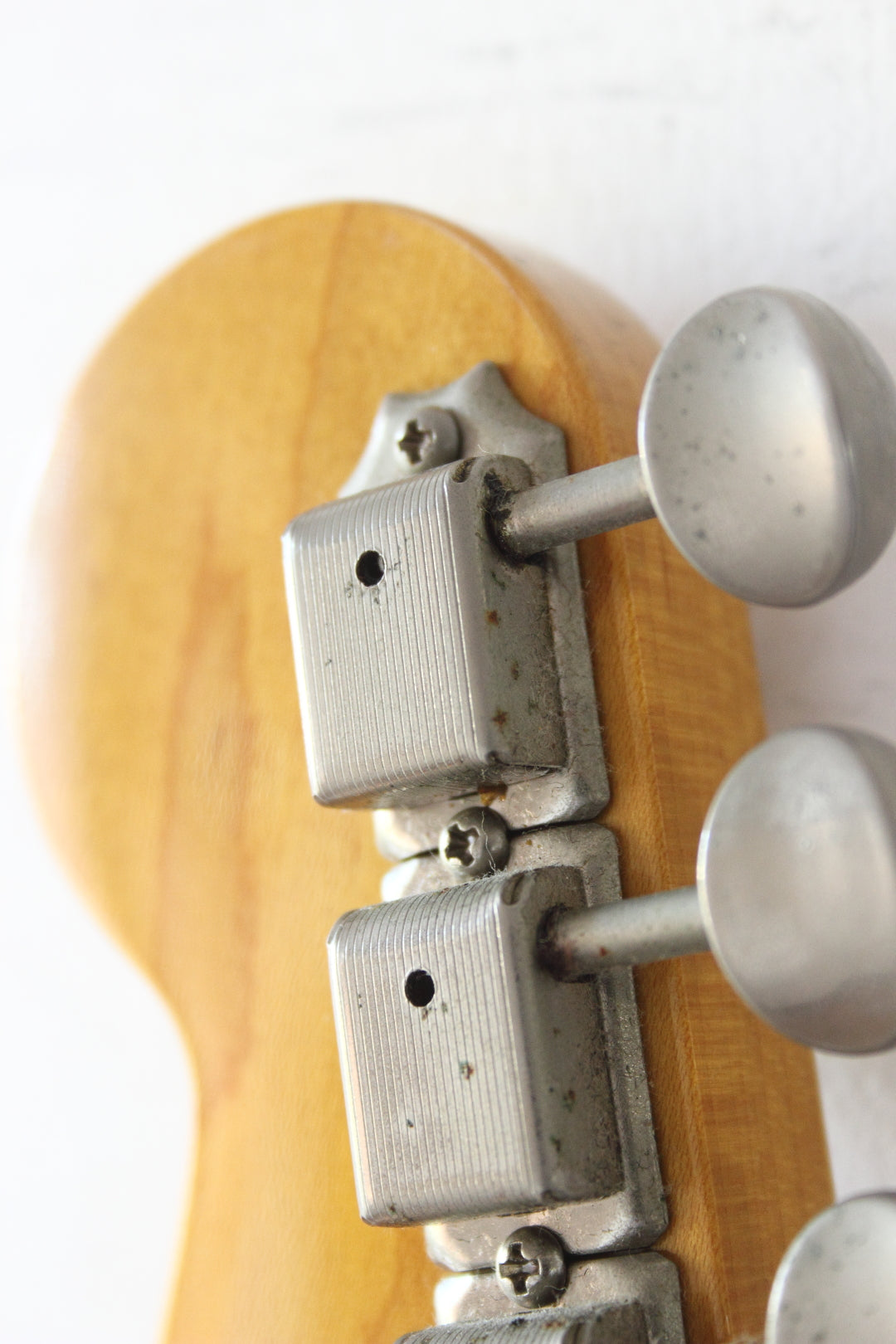 Fender '57 Reissue Stratocaster ST57-70TX Vintage White 1999-02