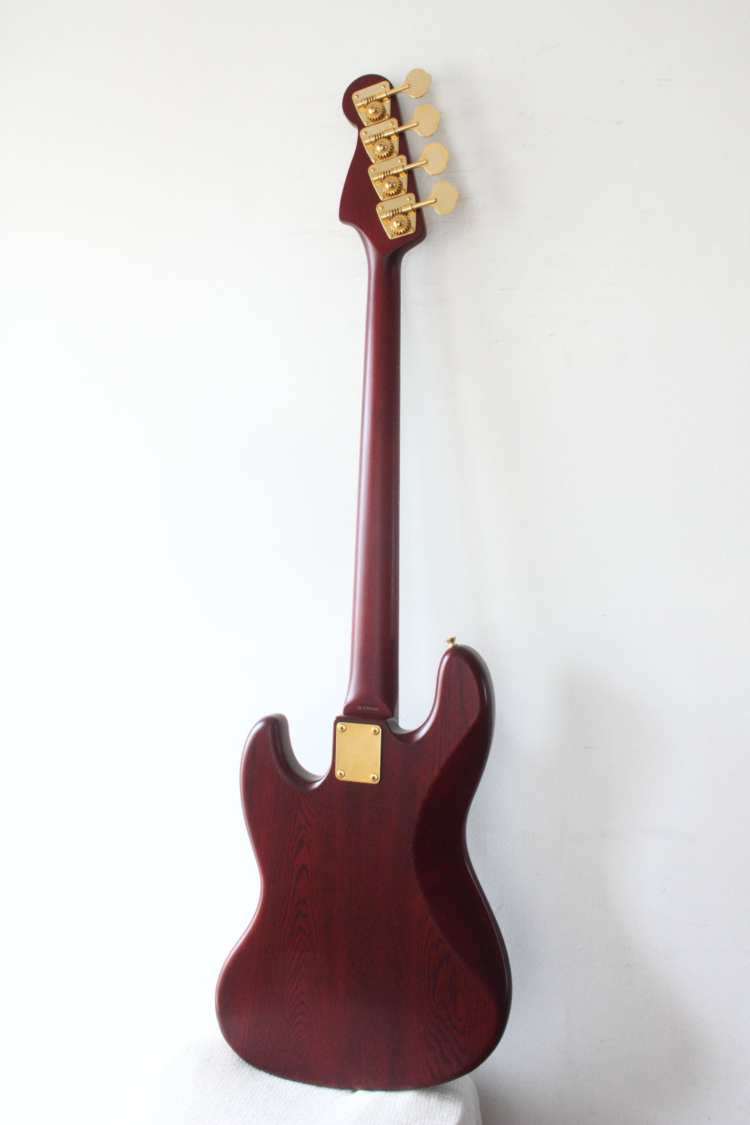 Fender Japan ‘62 Reissue Jazz Bass JB62-115WAL Walnut Finish 1993/4