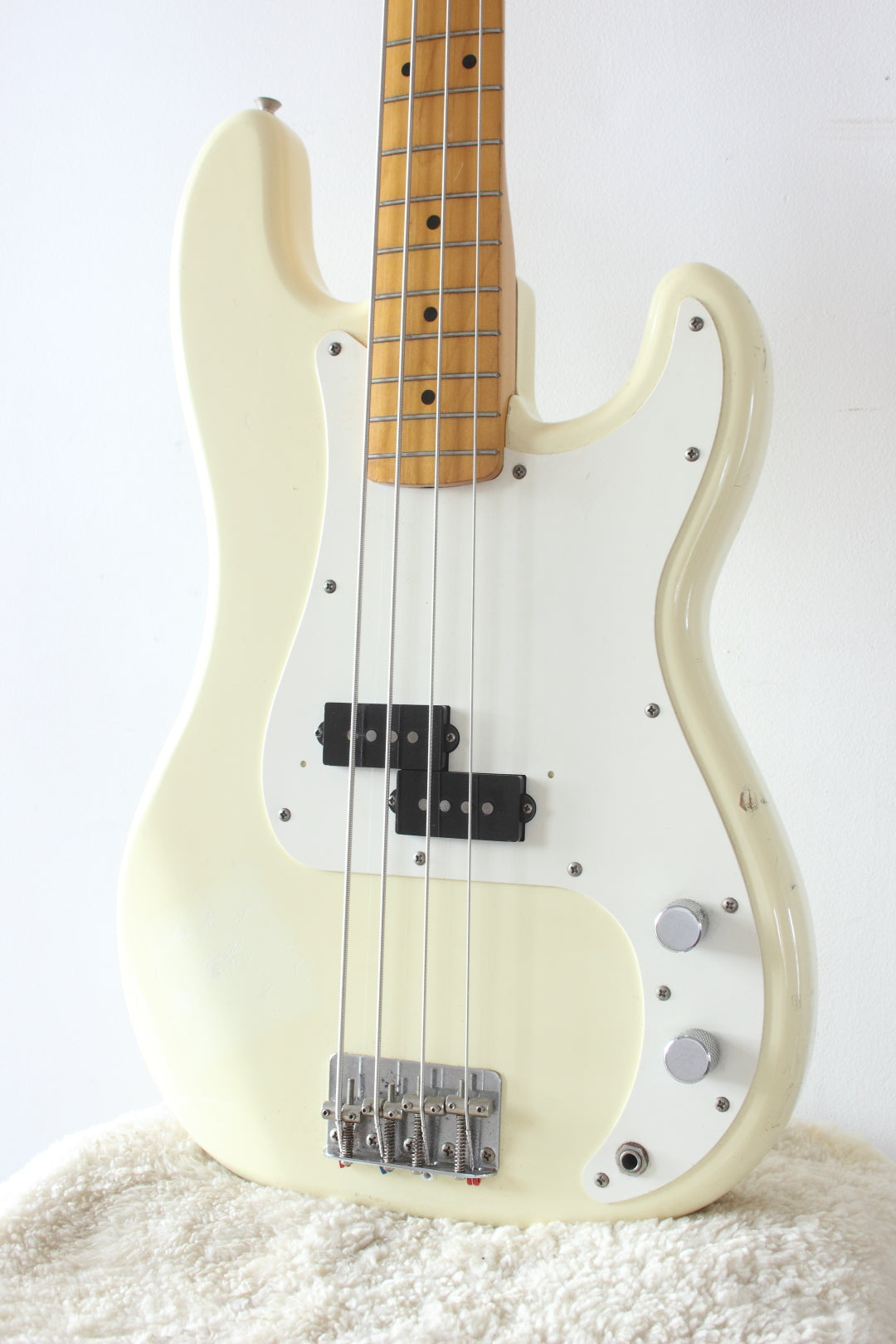 Fender Japan '57 Reissue Precision Bass PB57-55 Vintage White 1986/7