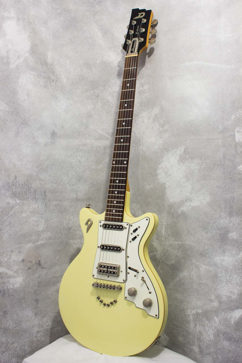 Duesenberg D-Caster Vintage White 2010