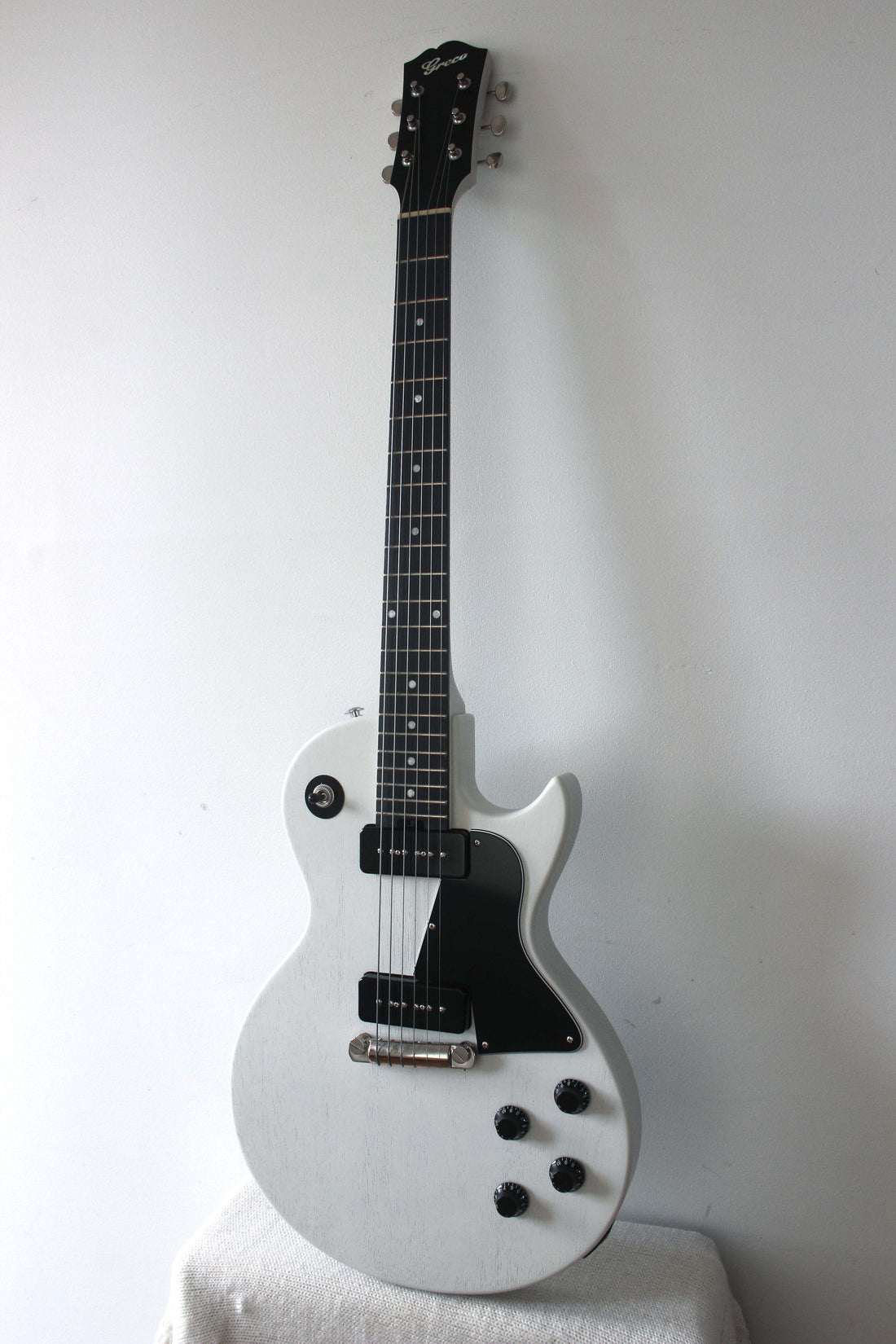 Used Greco ESG-85 LP Junior TV White