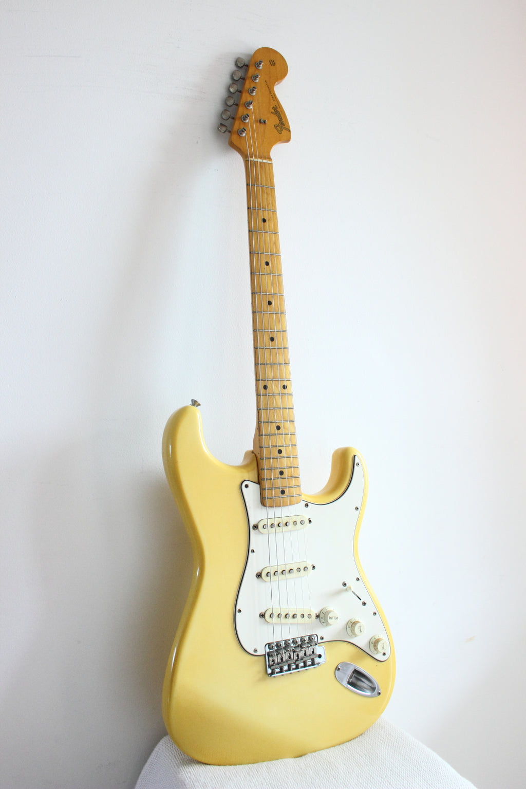 Fender '67 Reissue Stratocaster ST67-85 Yellow-White 1984-87