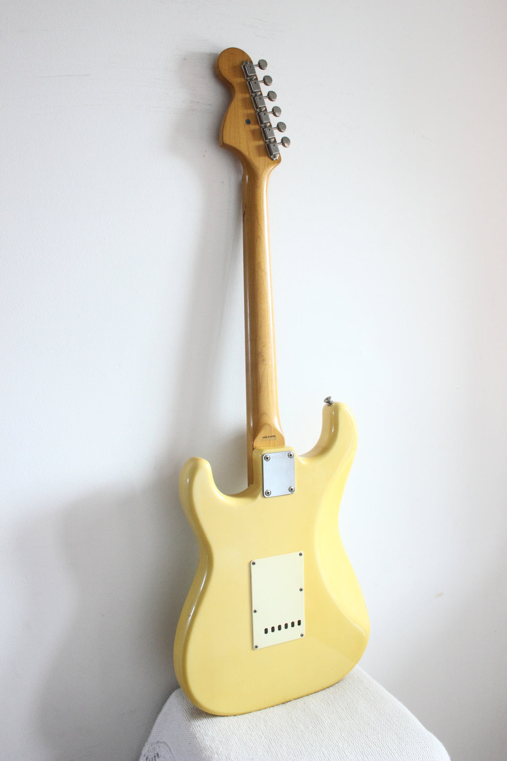 Fender '67 Reissue Stratocaster ST67-85 Yellow-White 1984-87