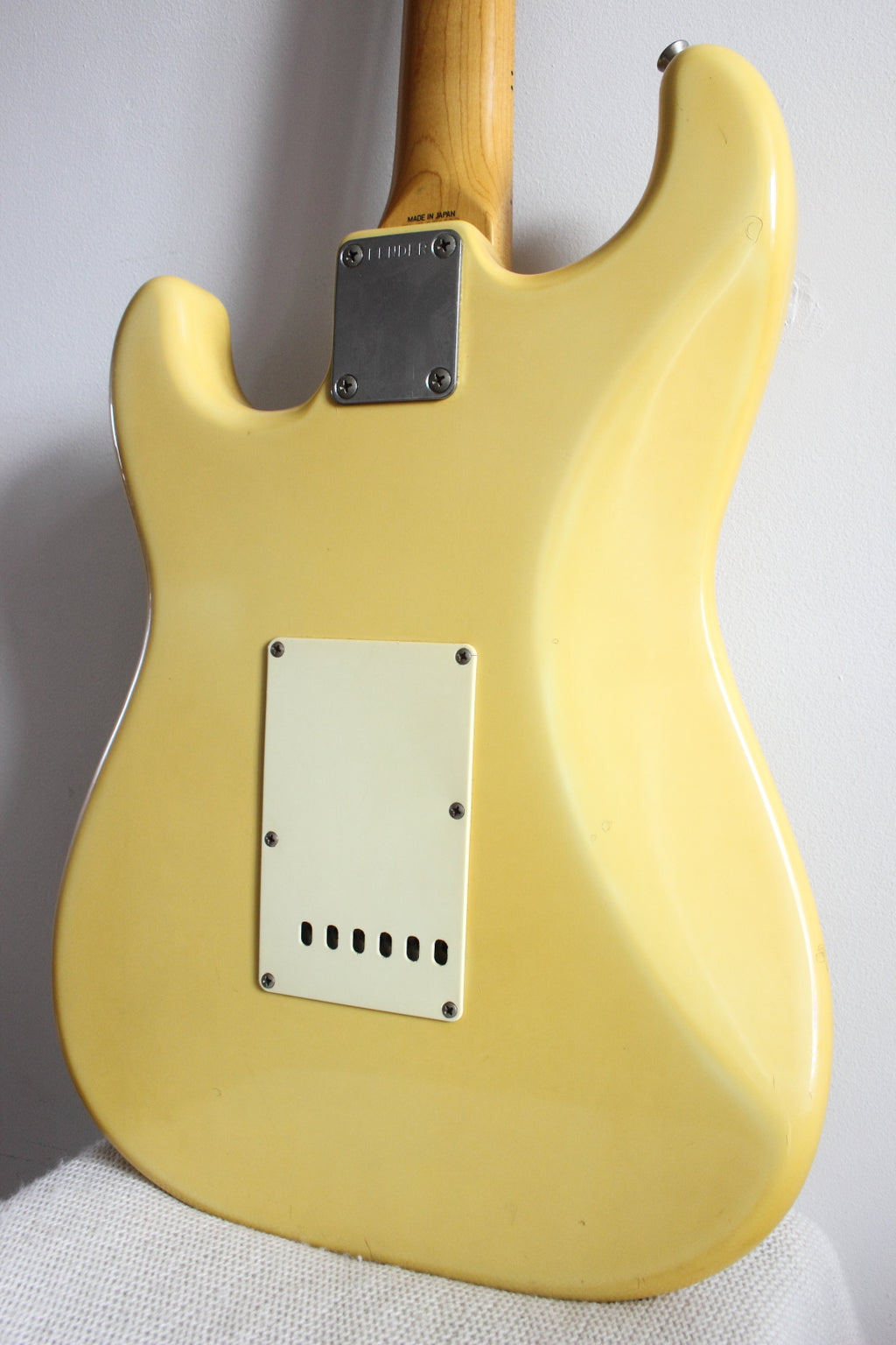 Fender '67 Reissue Stratocaster ST67-85 Yellow-White 1984-87