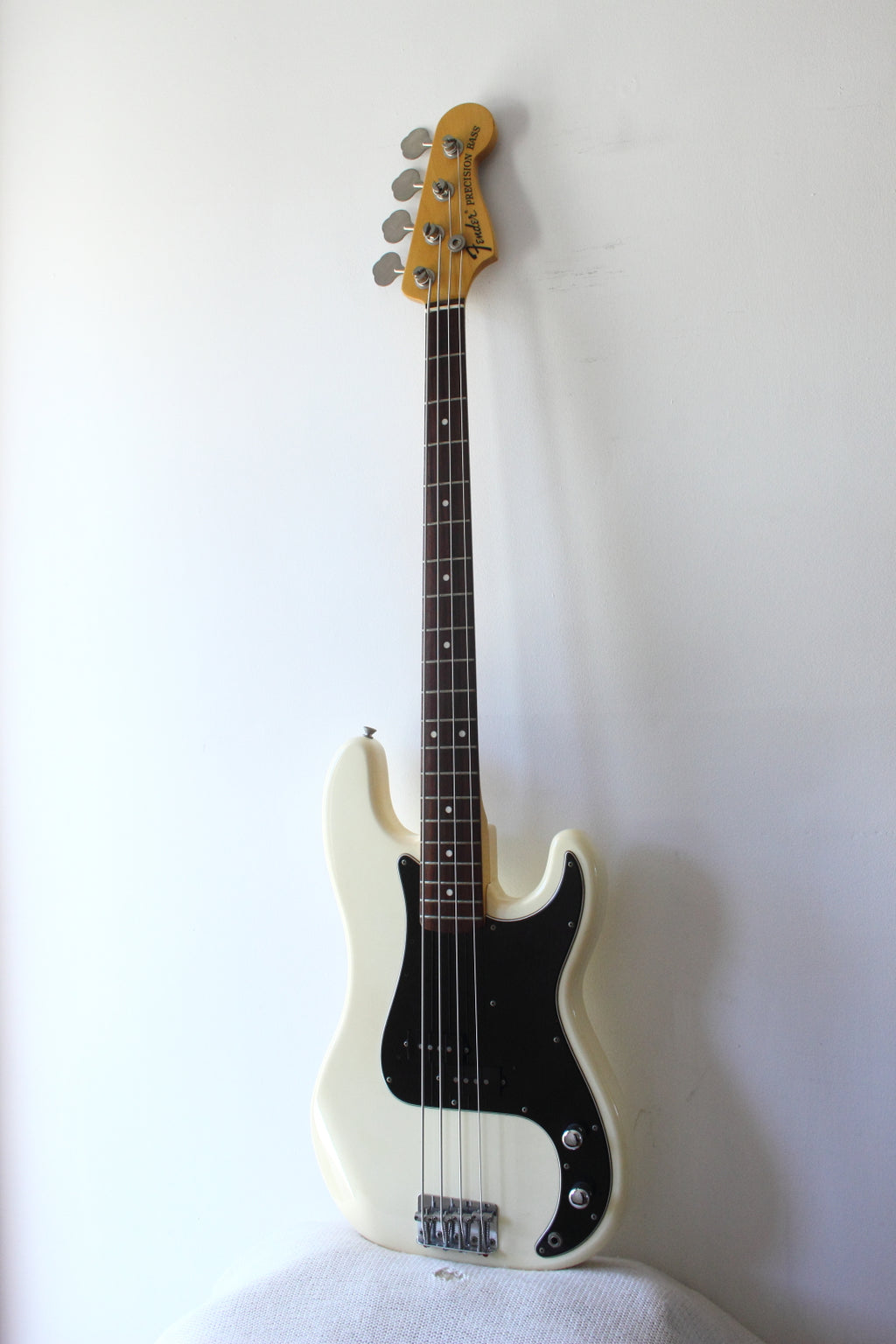 Fender '70 Reissue Precision Bass Olympic White 1999-02