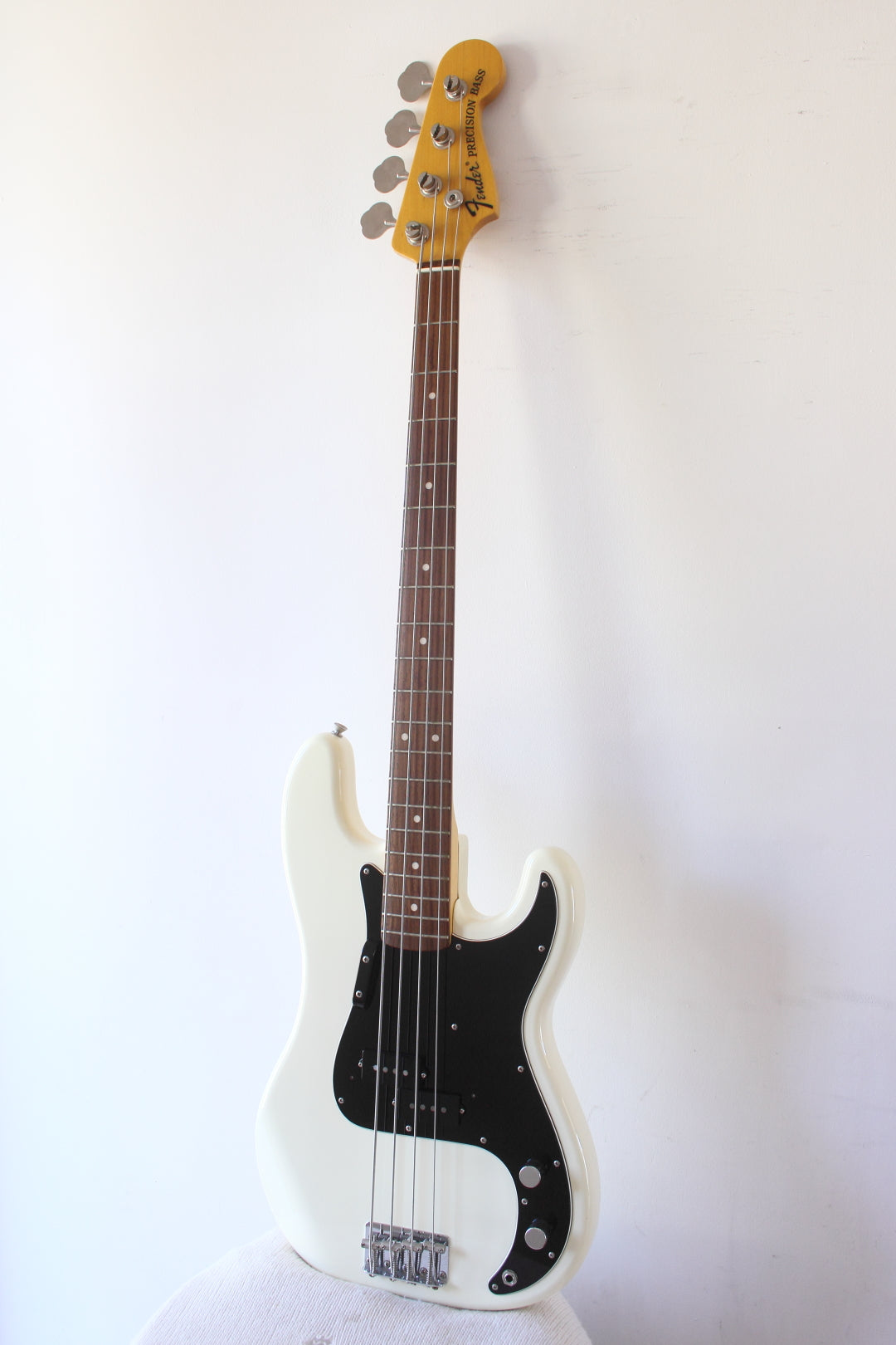 Fender '70 Reissue Precision Bass Olympic White 2004-05