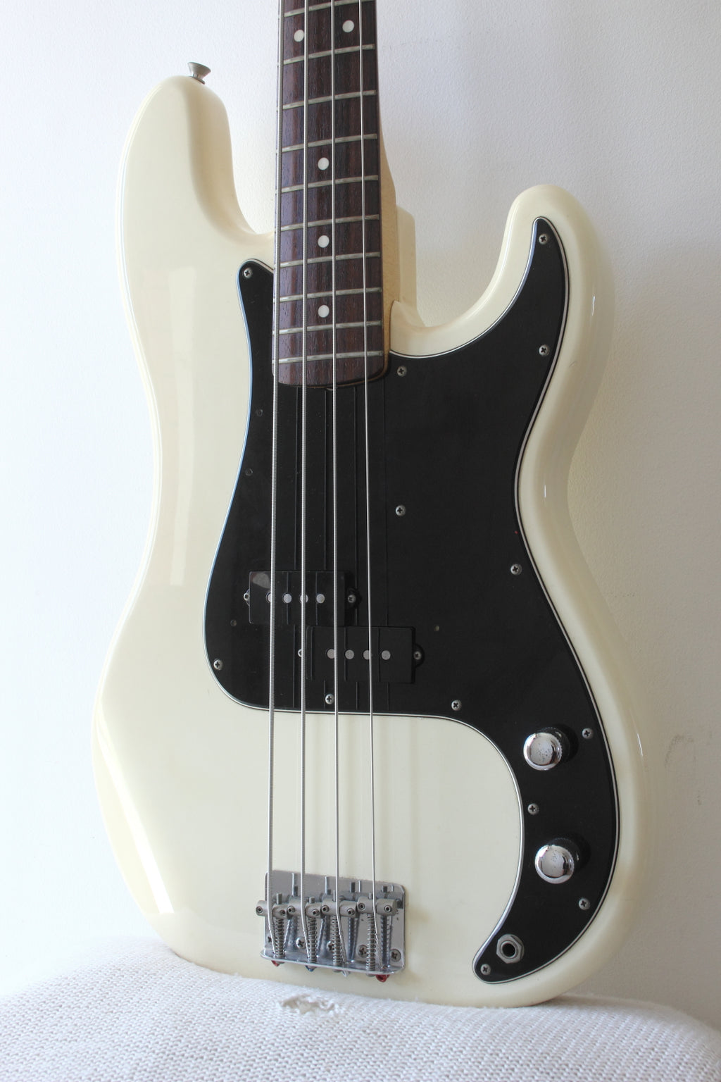 Fender '70 Reissue Precision Bass Olympic White 1999-02