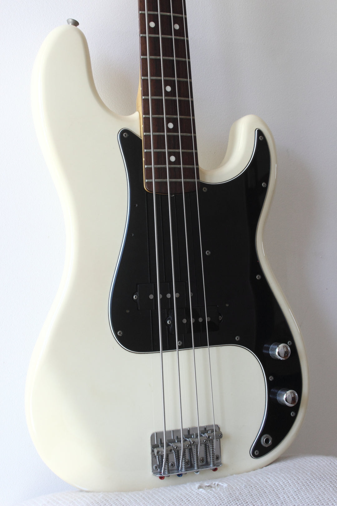 Fender '70 Reissue Precision Bass Olympic White 1999-02