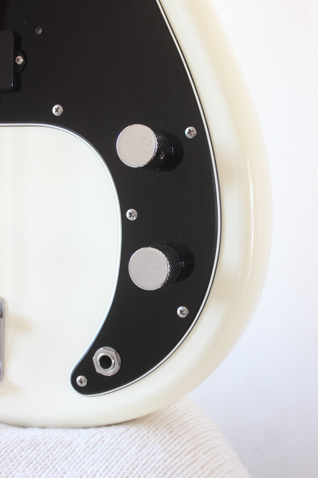 Fender '70 Reissue Precision Bass Olympic White 2004-05