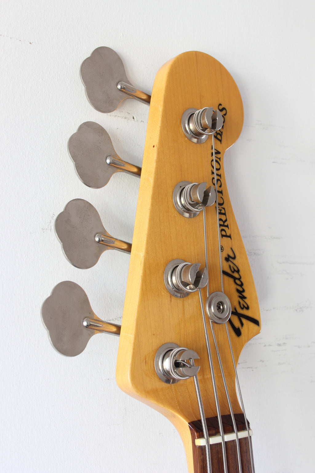 Fender '70 Reissue Precision Bass Olympic White 2004-05