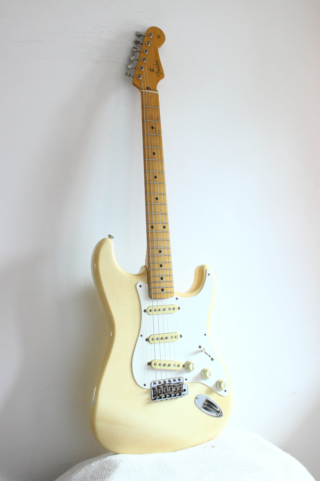 Fender '57 Reissue Stratocaster Vintage White ST57-70 1987